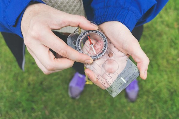 Comment explorer les anciennes ruines mayas au Guatemala en respectant les principes de l'archéologie responsable?